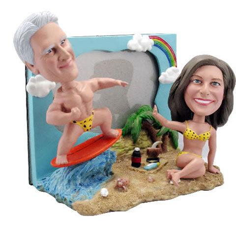 3D-Comicfigur vom Foto - Surfer am Beach - Lustige individuelle 3D-Comicfigur vom Hochzeitspaar